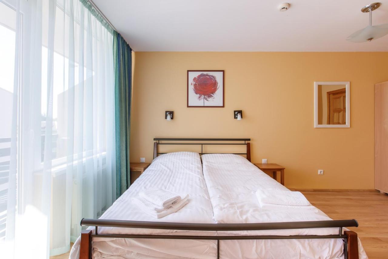 Viesbutis Prie Fontano Hotel Palanga Ngoại thất bức ảnh