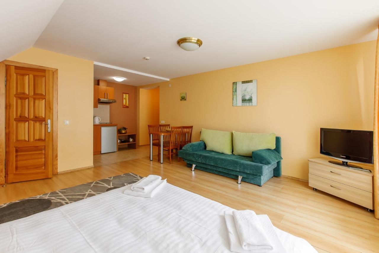 Viesbutis Prie Fontano Hotel Palanga Ngoại thất bức ảnh