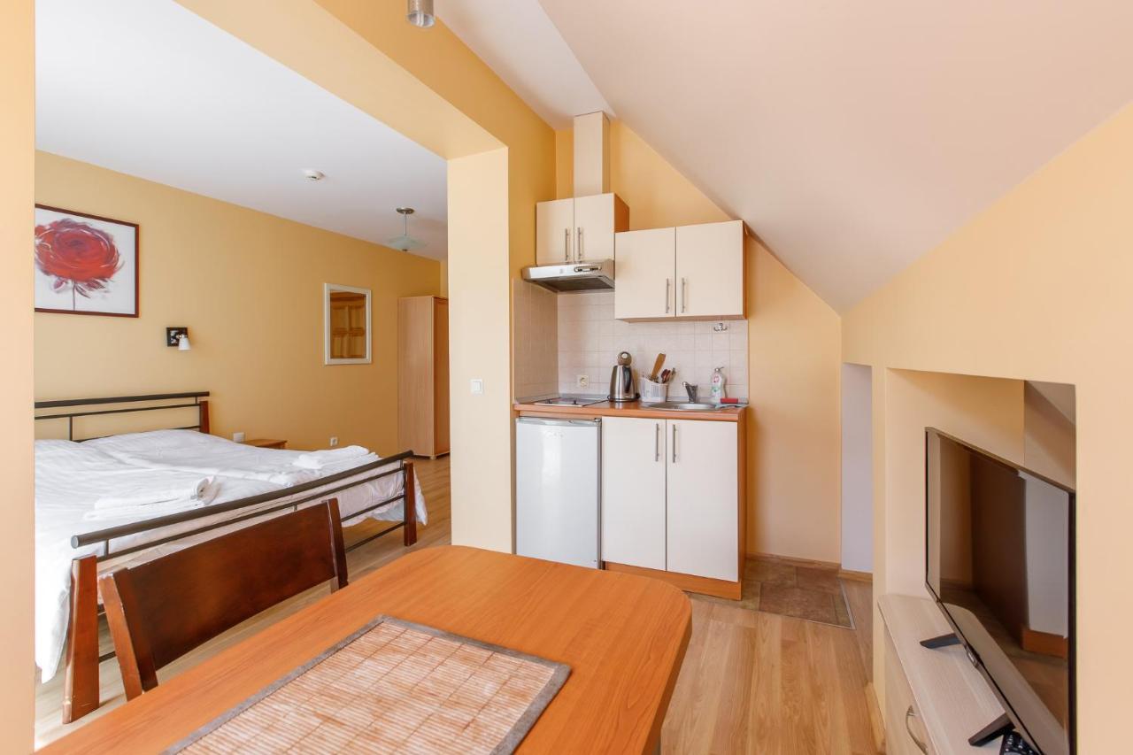 Viesbutis Prie Fontano Hotel Palanga Ngoại thất bức ảnh